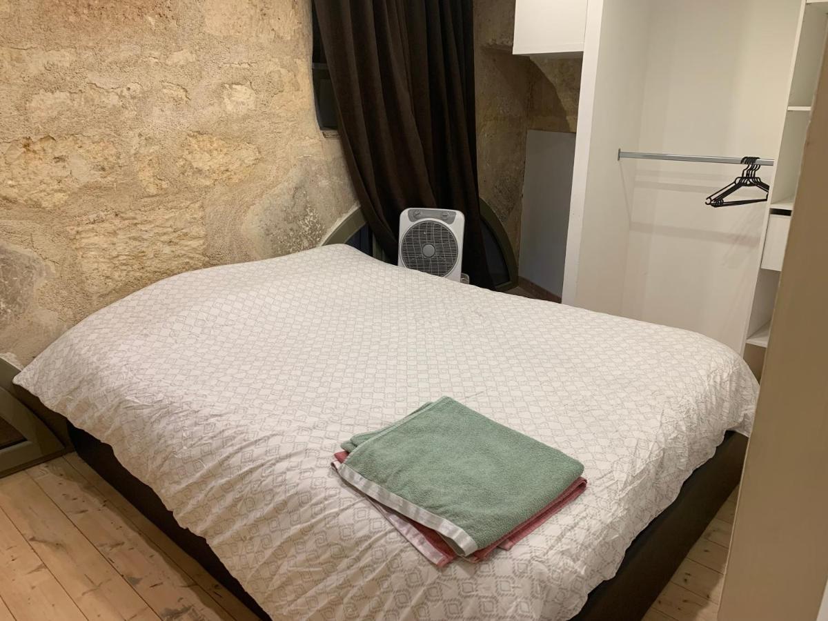 Chambre Avec Salle De Bain Et Cuisine Privee Centre Ville Historique Avec Climatisation Et Patio Bordeaux Extérieur photo